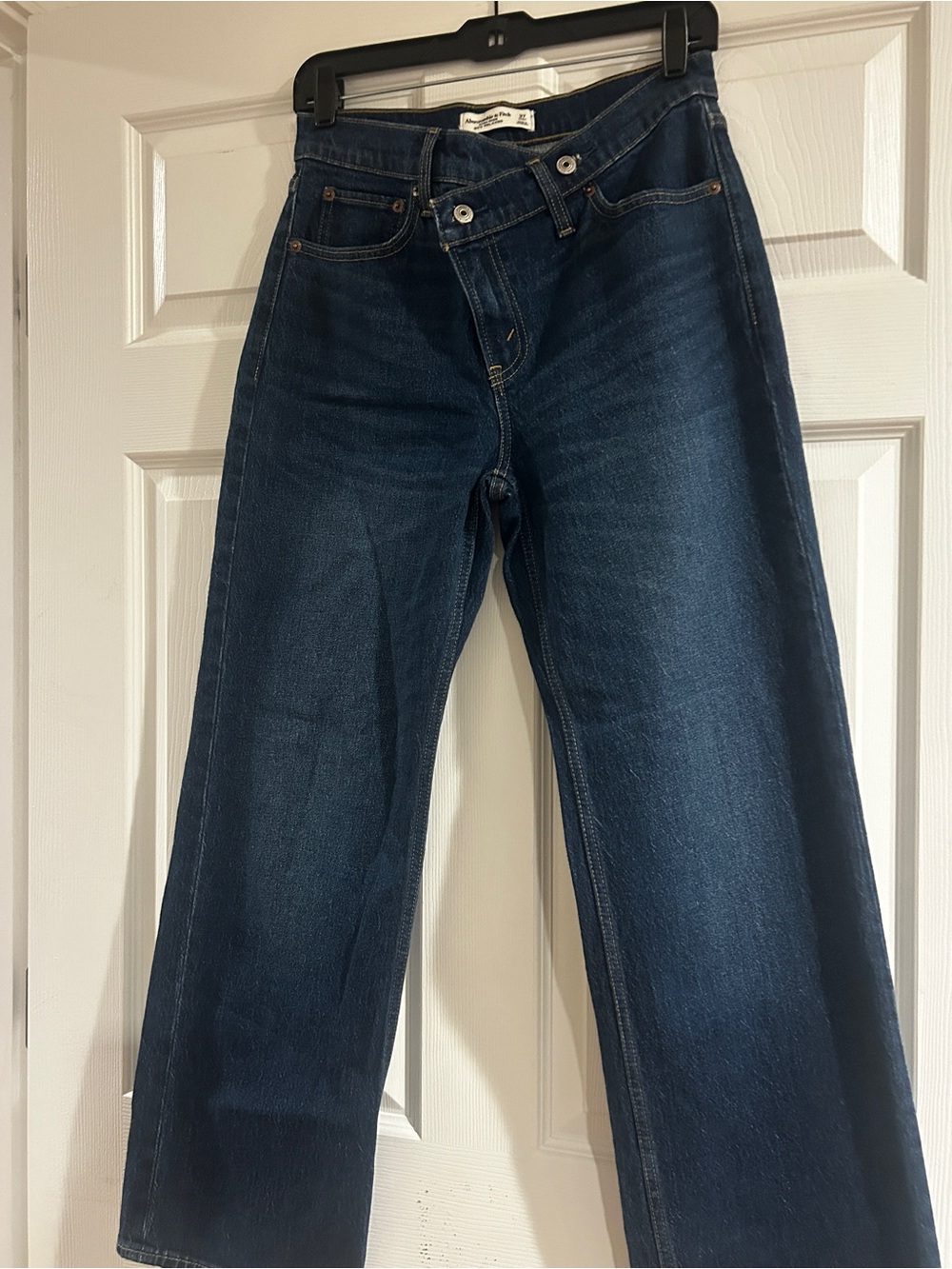 Abercrombie high rise 90s relaxed crossover waistband jeans size 27 short 👖